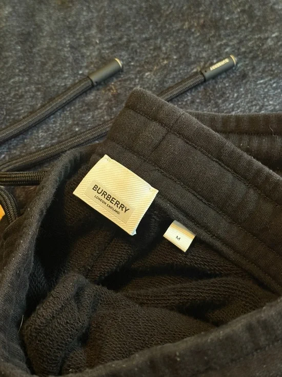 Burberry Archive Check Sweatsuit Set Crewneck & Sweatpants - Picture 2 of 6